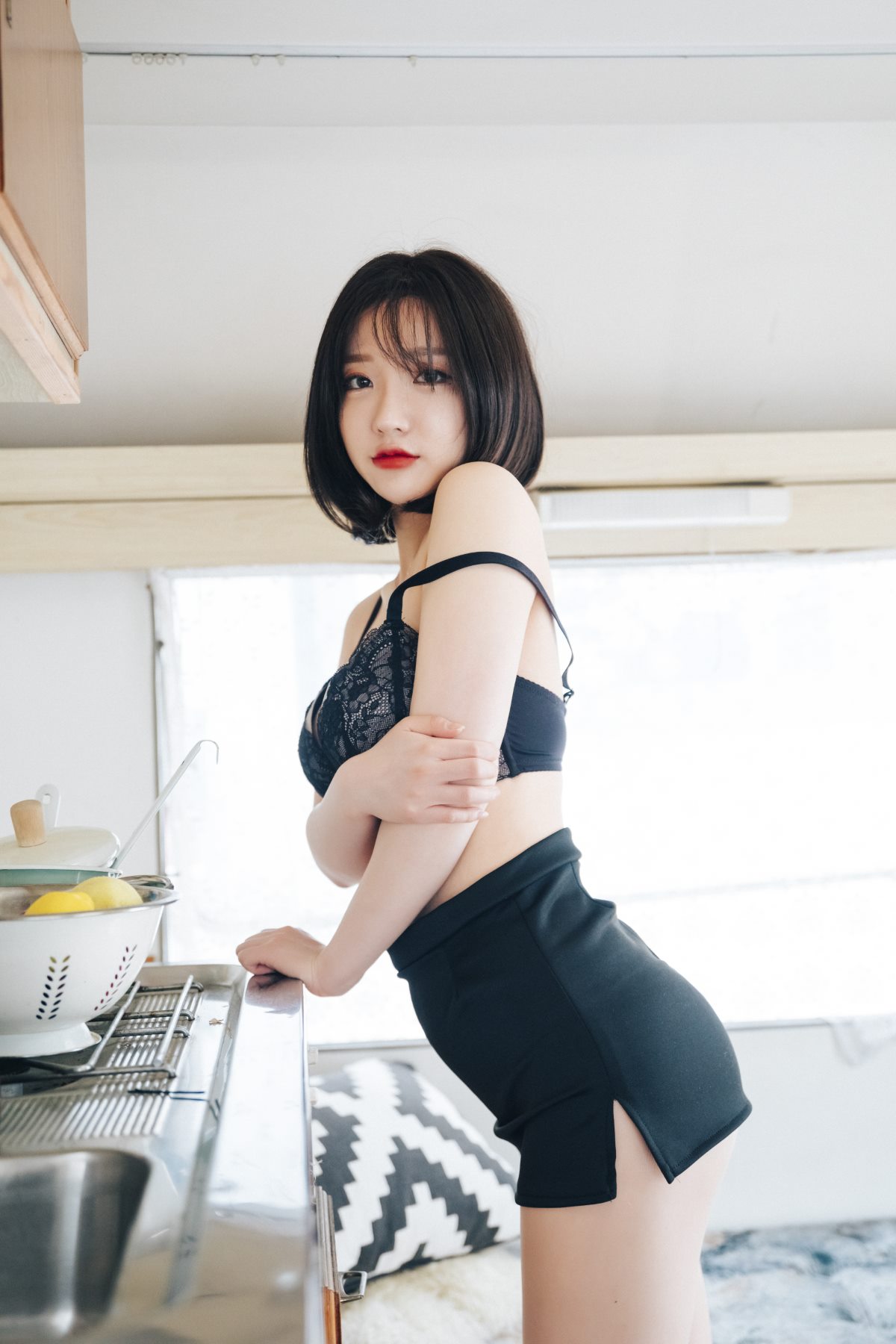 Loozy Officegirls Vacation Vol 2 Son Ye Eun 손예은 0074 6019911512.jpg