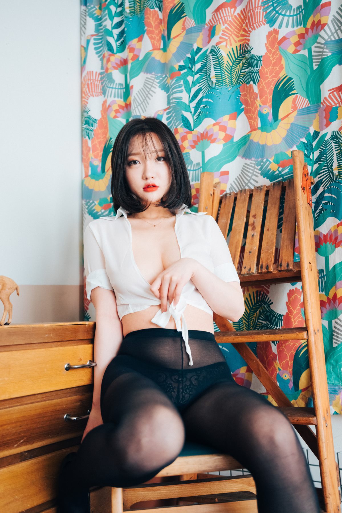 Loozy Officegirls Vacation Vol 1 Son Ye Eun 손예은 0033 9907155704.jpg