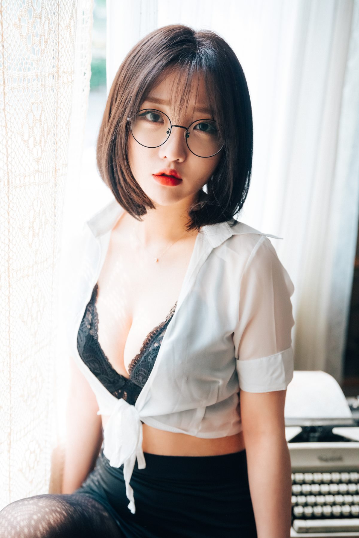 Loozy Officegirls Vacation Vol 1 Son Ye Eun 손예은 0034 0212338026.jpg