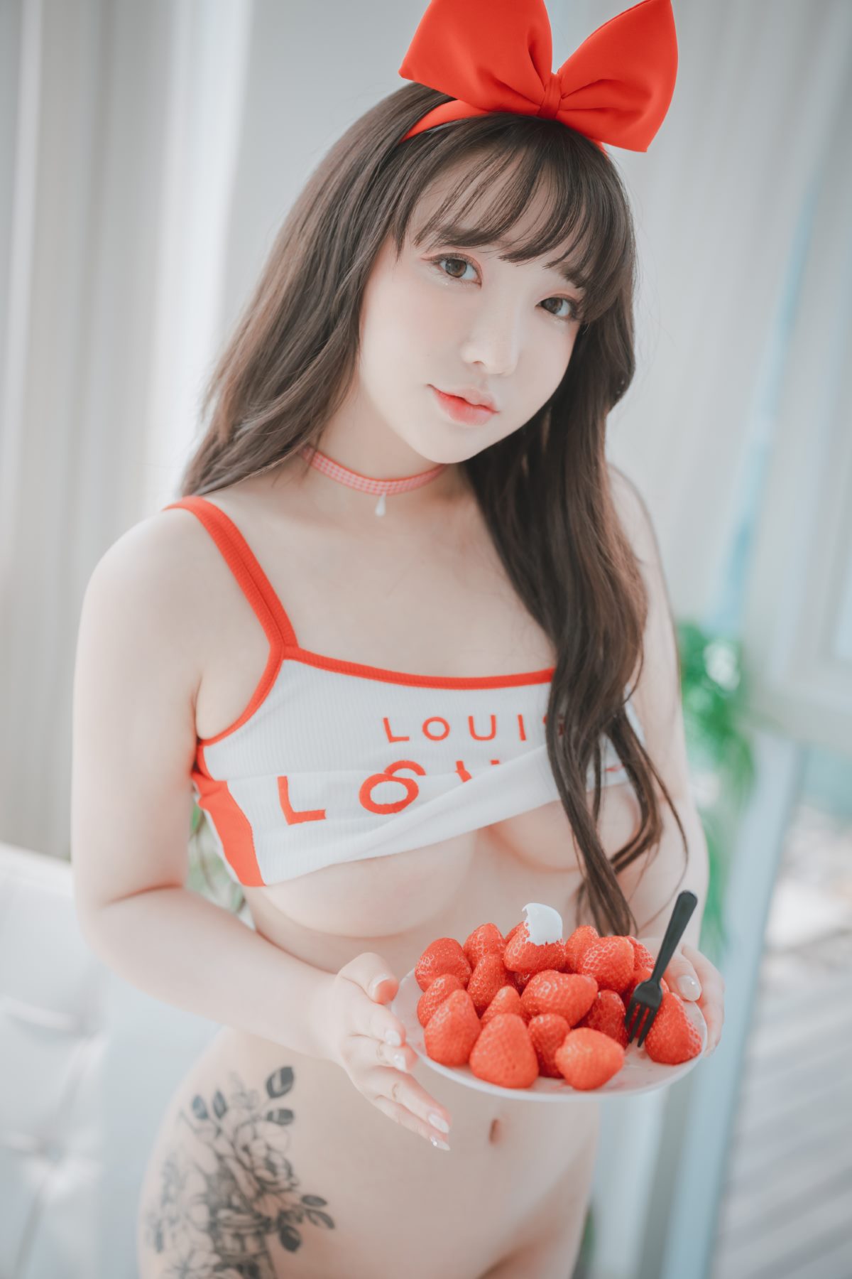 DJAWA Son Ye Eun 손예은 Strawbeery Girl 0081 6026244863.jpg