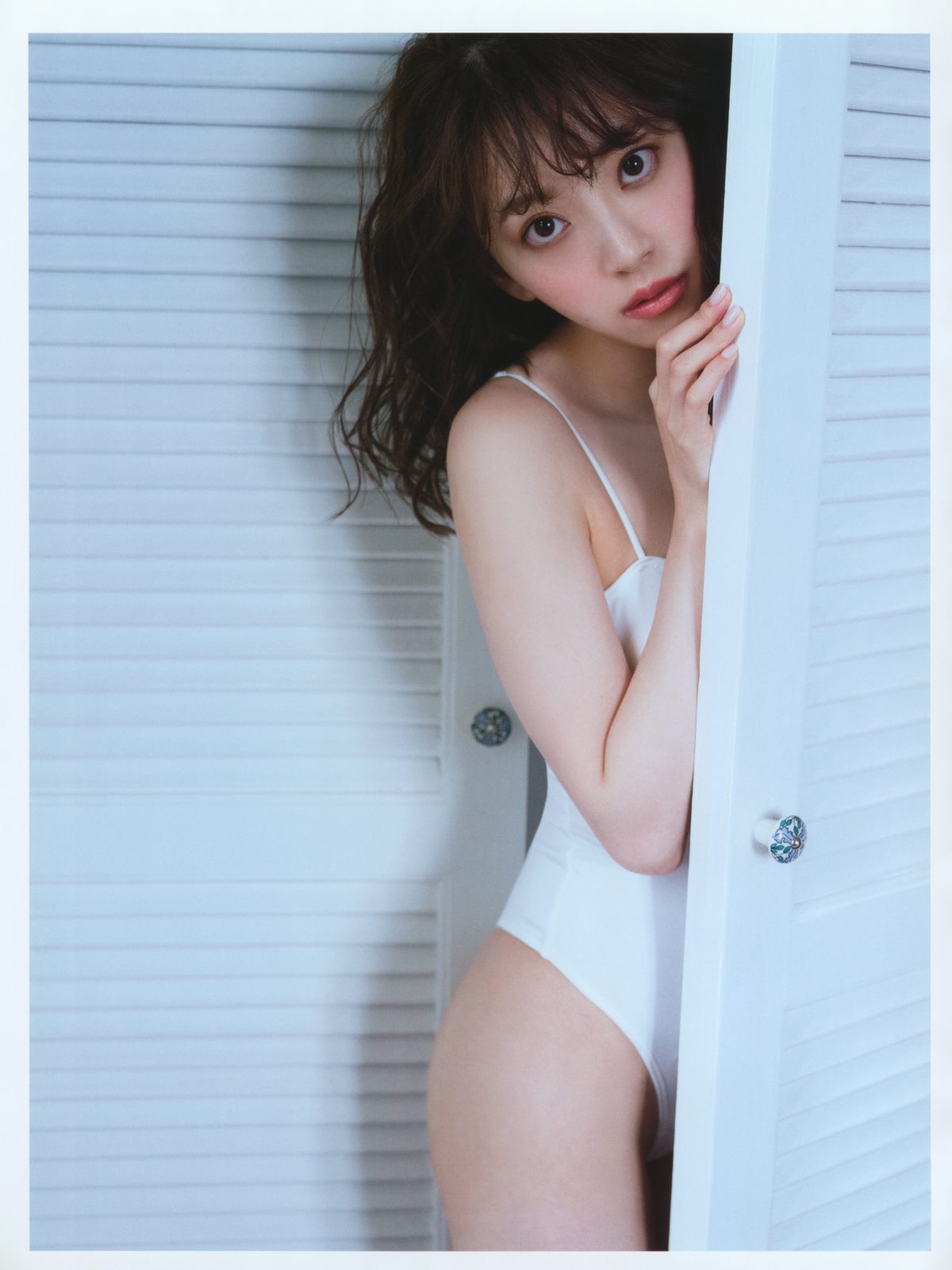 Photobook 堀未央奈 2nd写真集 いつかの待ち合わせ場所 0092 6288007704.jpg