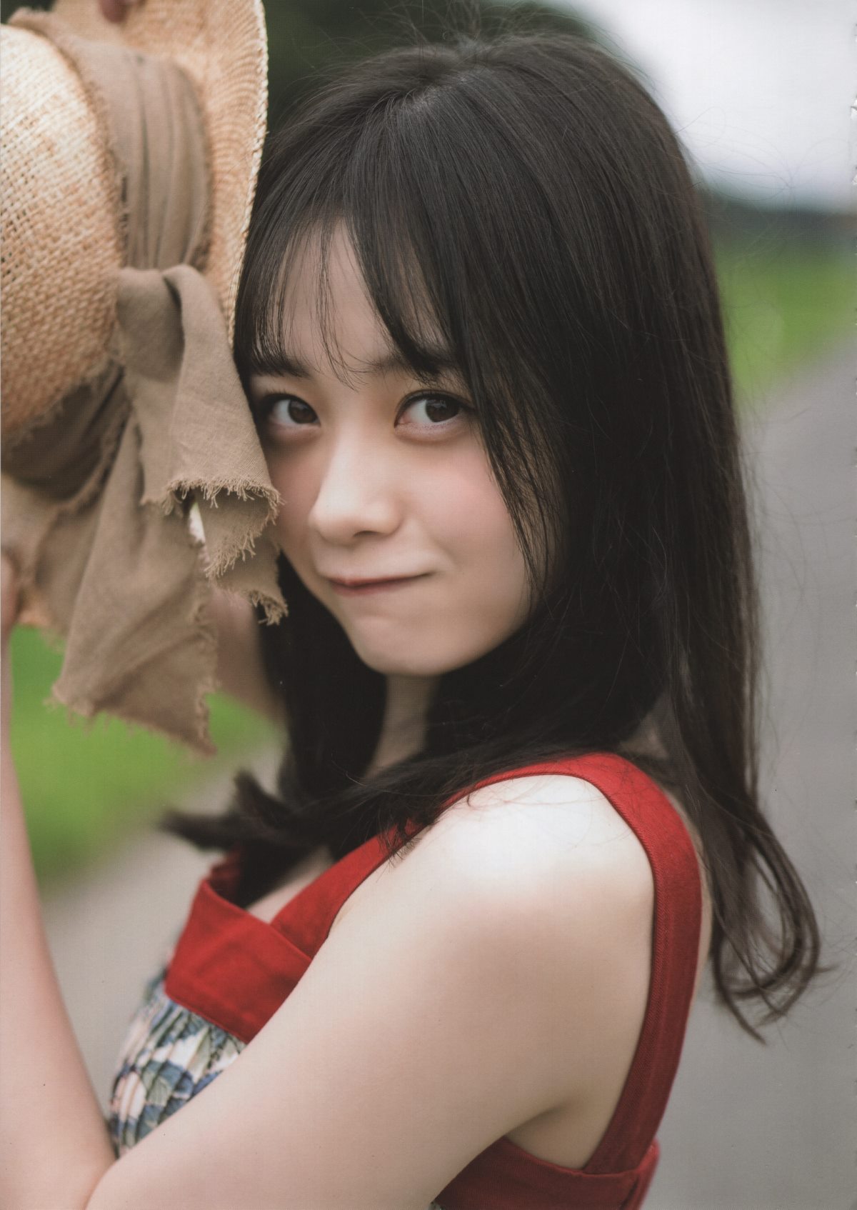 Photobook Yui Yokoyama 横山結衣 1st Photobook Immature Light 未熟な光 2021 02 22 0068 9435835400.jpg