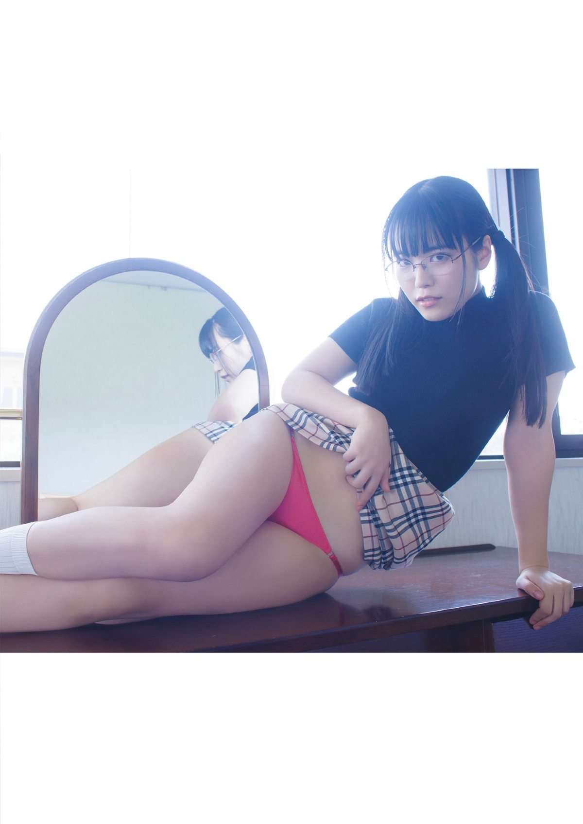 YJ Photobook Umi Shinonome 東雲うみ The body I want to show 見せたい身体 2022 07 07 0003 0696299781.jpg