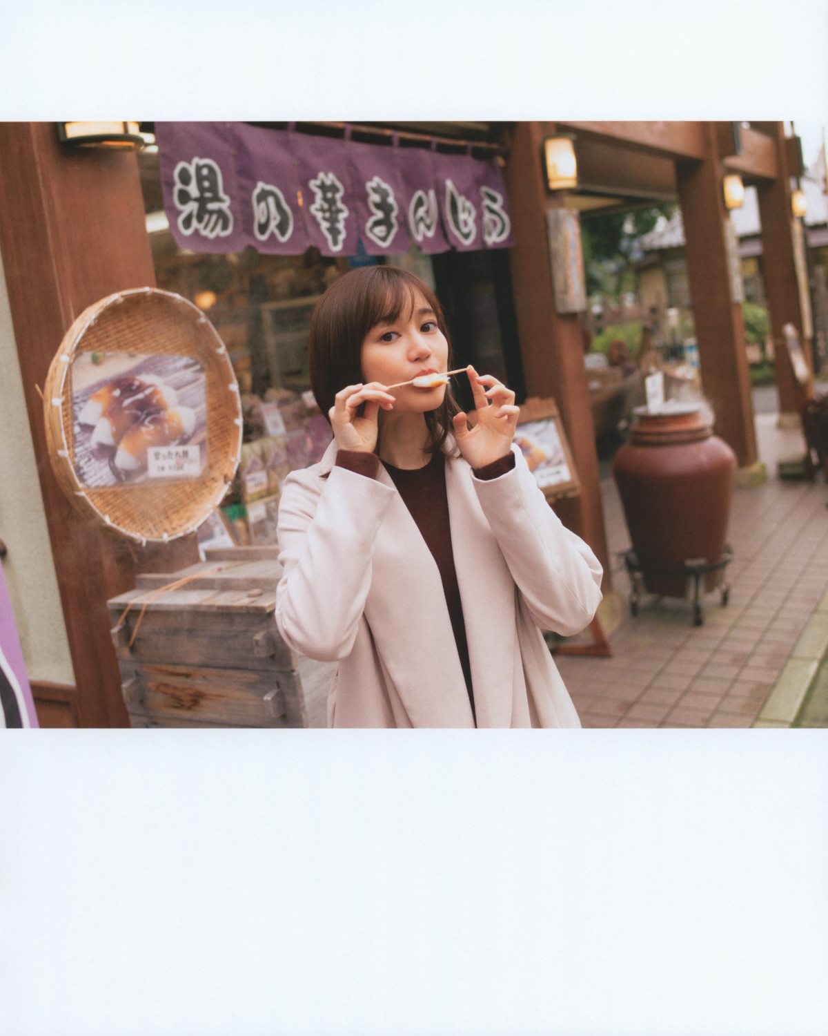 Photobook 生田絵梨花 乃木坂46卒業記念メモリアルブック カノン 0018 5927033236.jpg