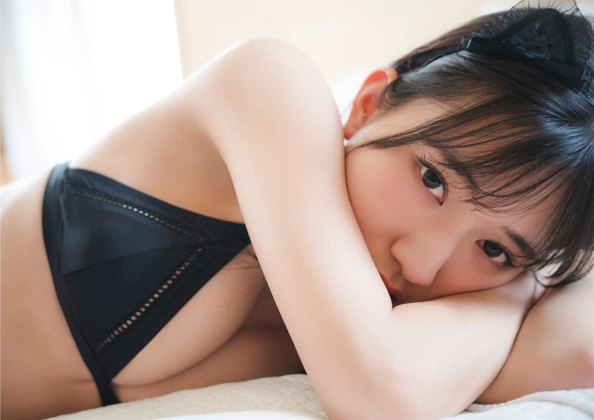 Photobook 2022 12 05 Yukino Mayuki 雪野まゆき Welcome To Mayuki’s House 0023 4452418882.jpg