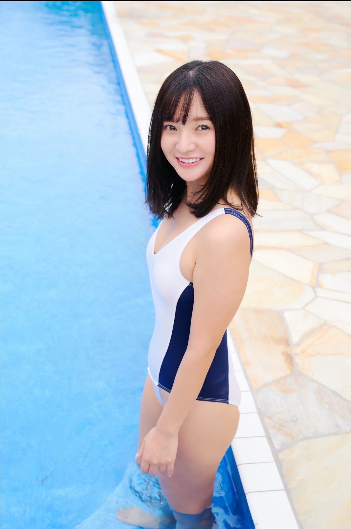 Photobook Ayana Nishinaga 西永彩奈 Mode Flash Of Love A 0019 7067619008.jpg