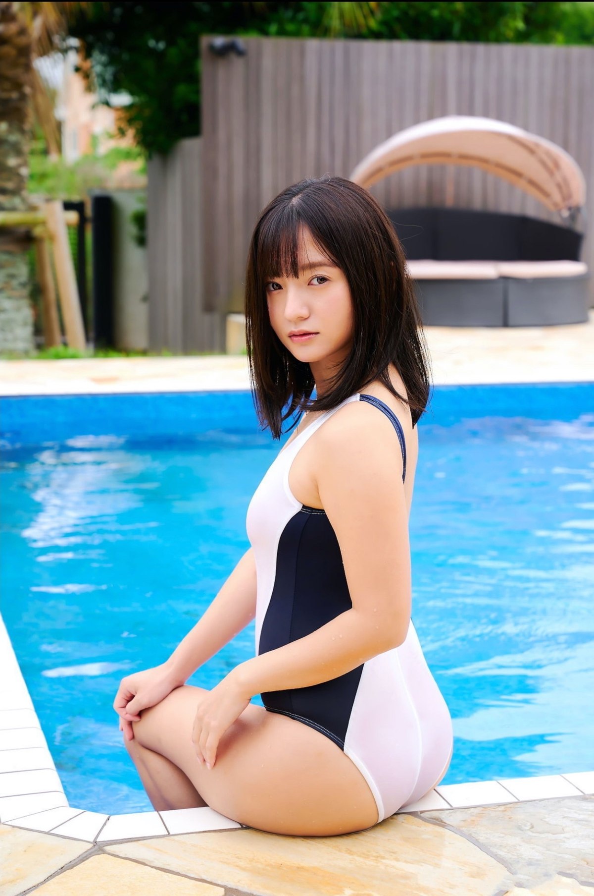 Photobook Ayana Nishinaga 西永彩奈 Mode Flash Of Love A 0029 7979460065.jpg