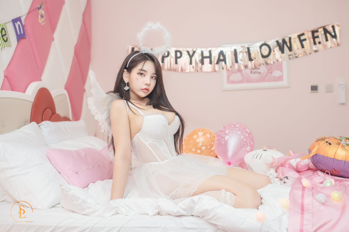 SaintPhotoLife Zzyuri 쮸리 Vol 16 Pink Halloween 0015 4161564839.jpg