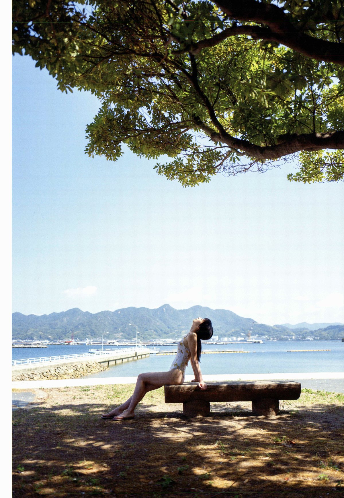 Photobook 2020 12 02 Chiho Ishida 石田千穂 1st Photobook Lemon Season A 0012 0451040205.jpg