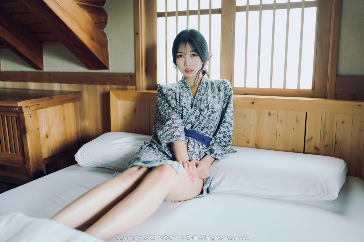 Moon Night Snap Yunjin Digital Photobook S Ver 0030 0971508333.jpg