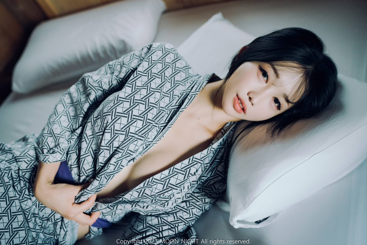 Moon Night Snap Yunjin Digital Photobook S Ver 0033 6184111940.jpg