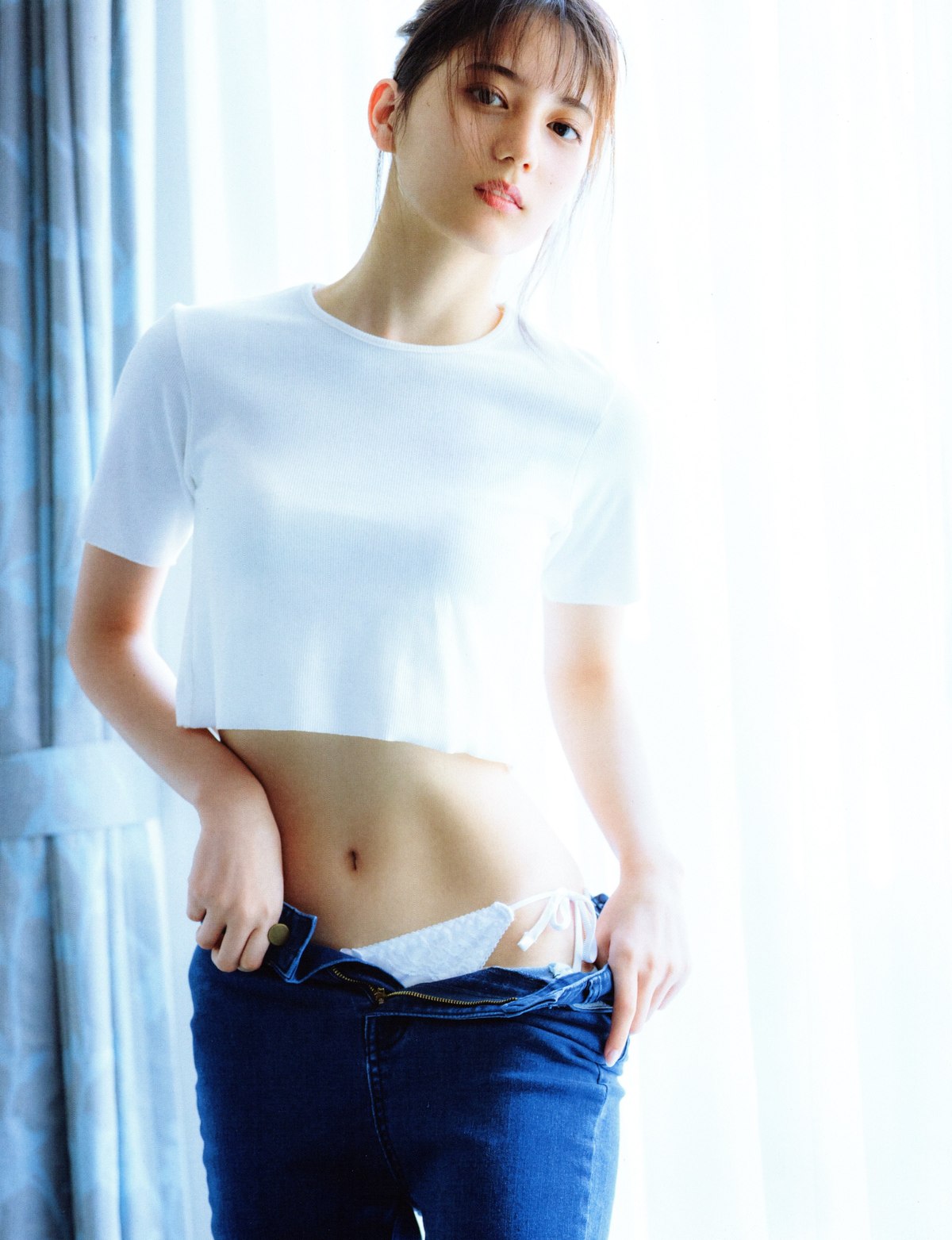 Photobook 2021 06 29 Nao Kosaka 小坂菜緒 1st Photobook Who Are You A 0035 3599342264.jpg