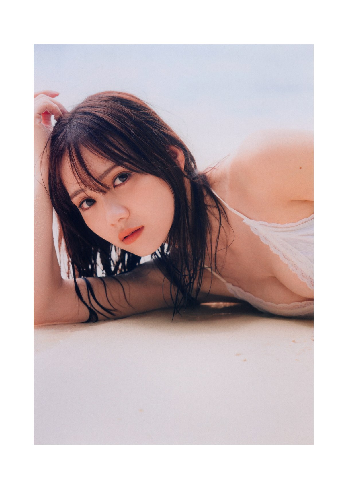 Photobook 2023 08 01 Mayu Tamura 田村真佑 1st Photobook The Moment I Fell In Love A 0024 9113654450.jpg