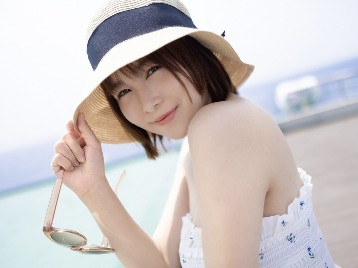 Photobook Asuna Kawai 河合あすな Toki No Shizuku On That Island I Spent With You 0004 8434795533.jpg