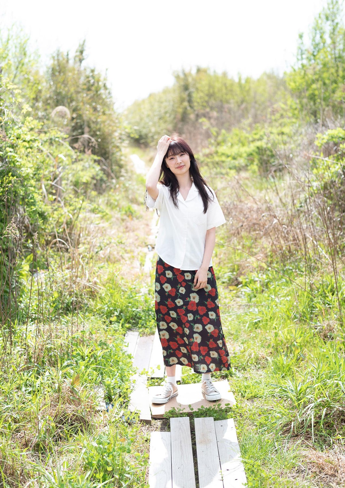 B L T Photobook 2023 08 29 Tomu Muto 武藤十夢 Kaze No Shirabe 0028 2422719147.jpg