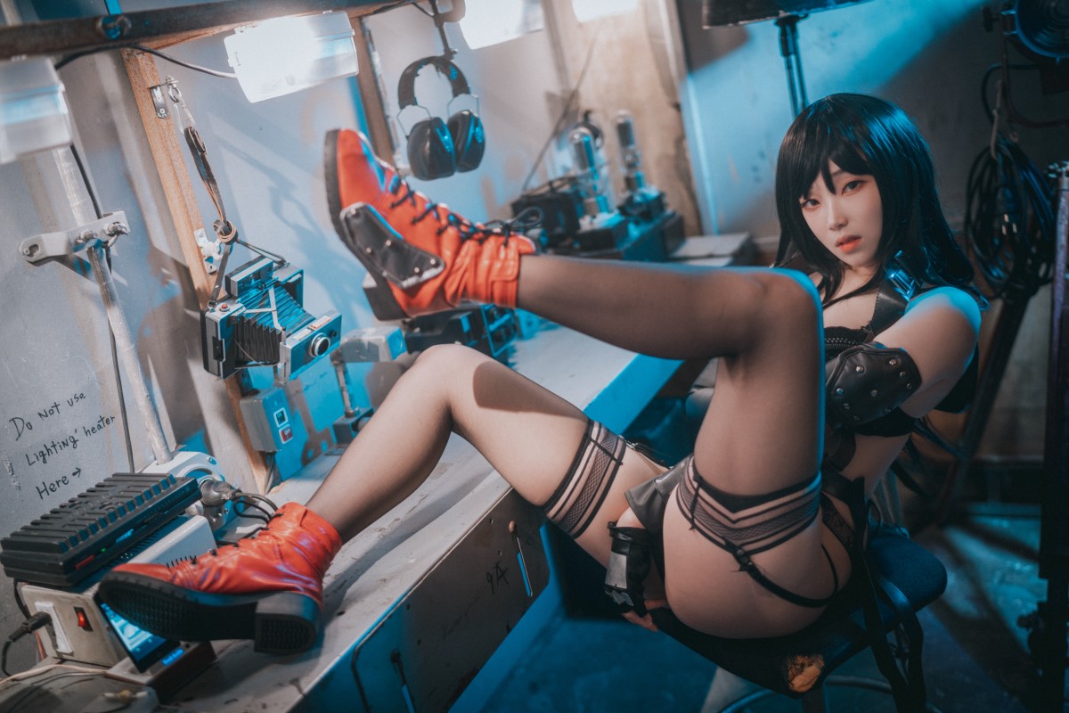 DJAWA Bambi 밤비 Tifa Lockhart B 0056 8341189470.jpg