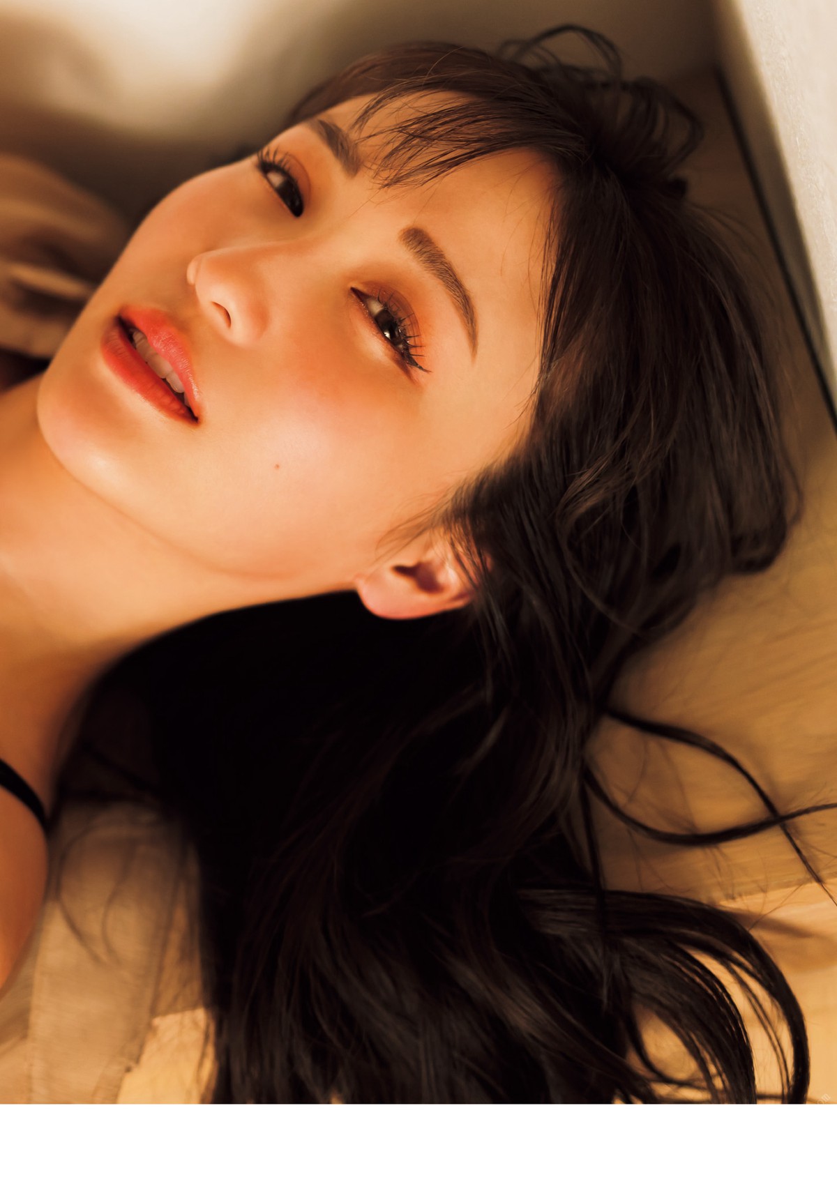 Photobook 2022 09 22 Ema Ito 伊藤愛真 1st Photobook Soleil ソレイユ B 0004 6892904057.jpg