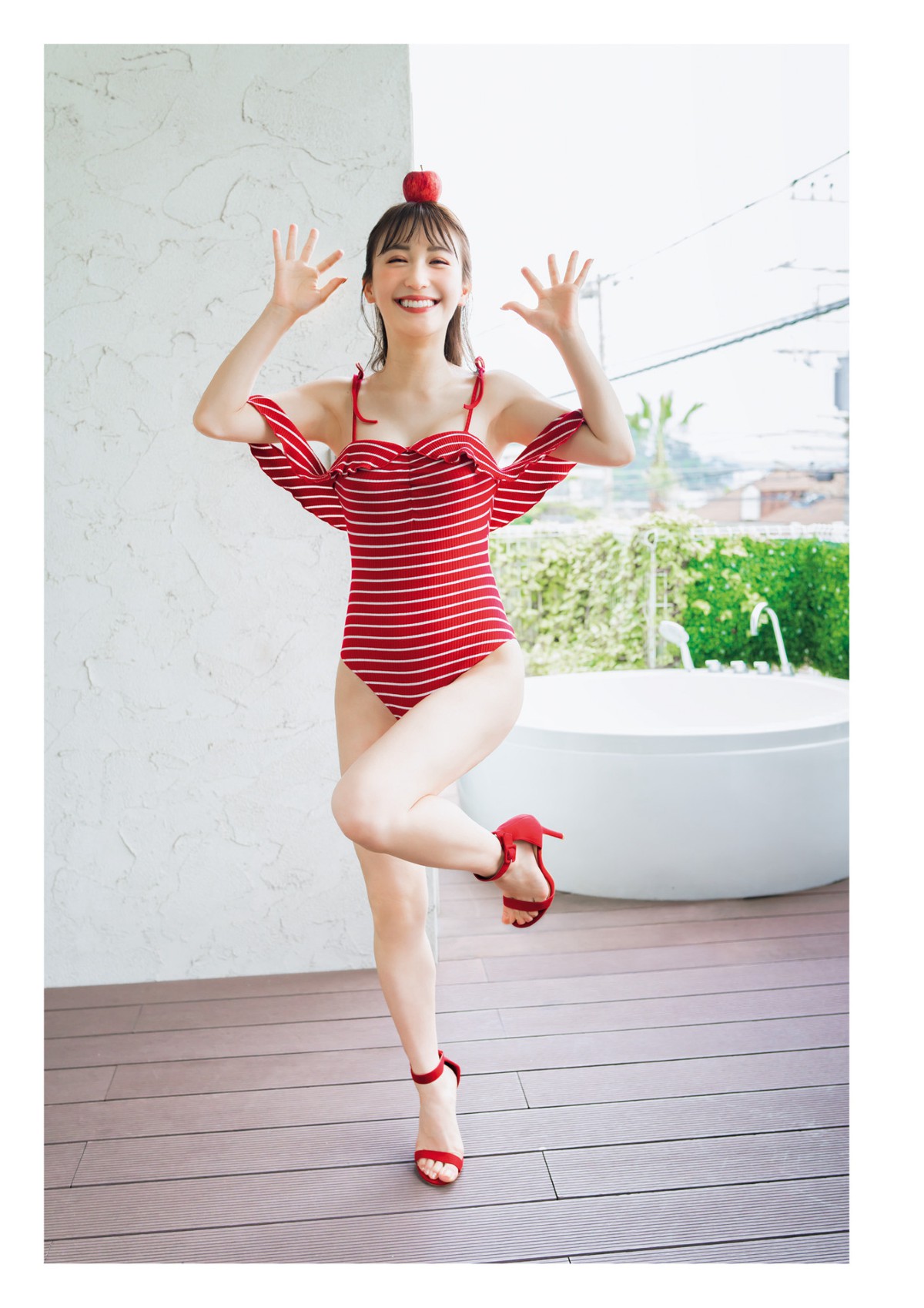 Photobook 2022 09 22 Ema Ito 伊藤愛真 1st Photobook Soleil ソレイユ A 0054 7897061736.jpg