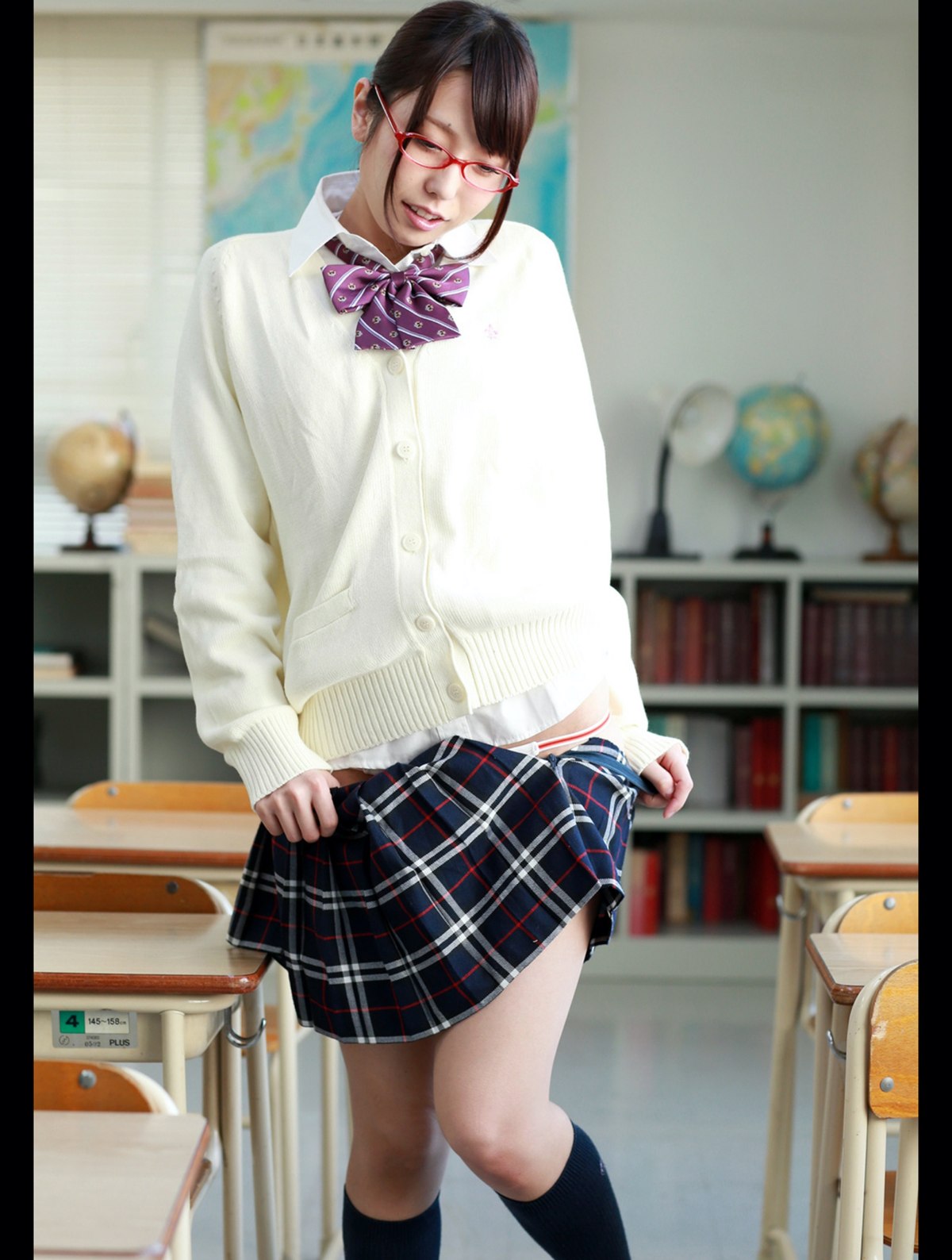 Photobook 2013 10 18 Chika Arimura 有村千佳 Ikenaikoto In The Classroom 0035 8970344177.jpg