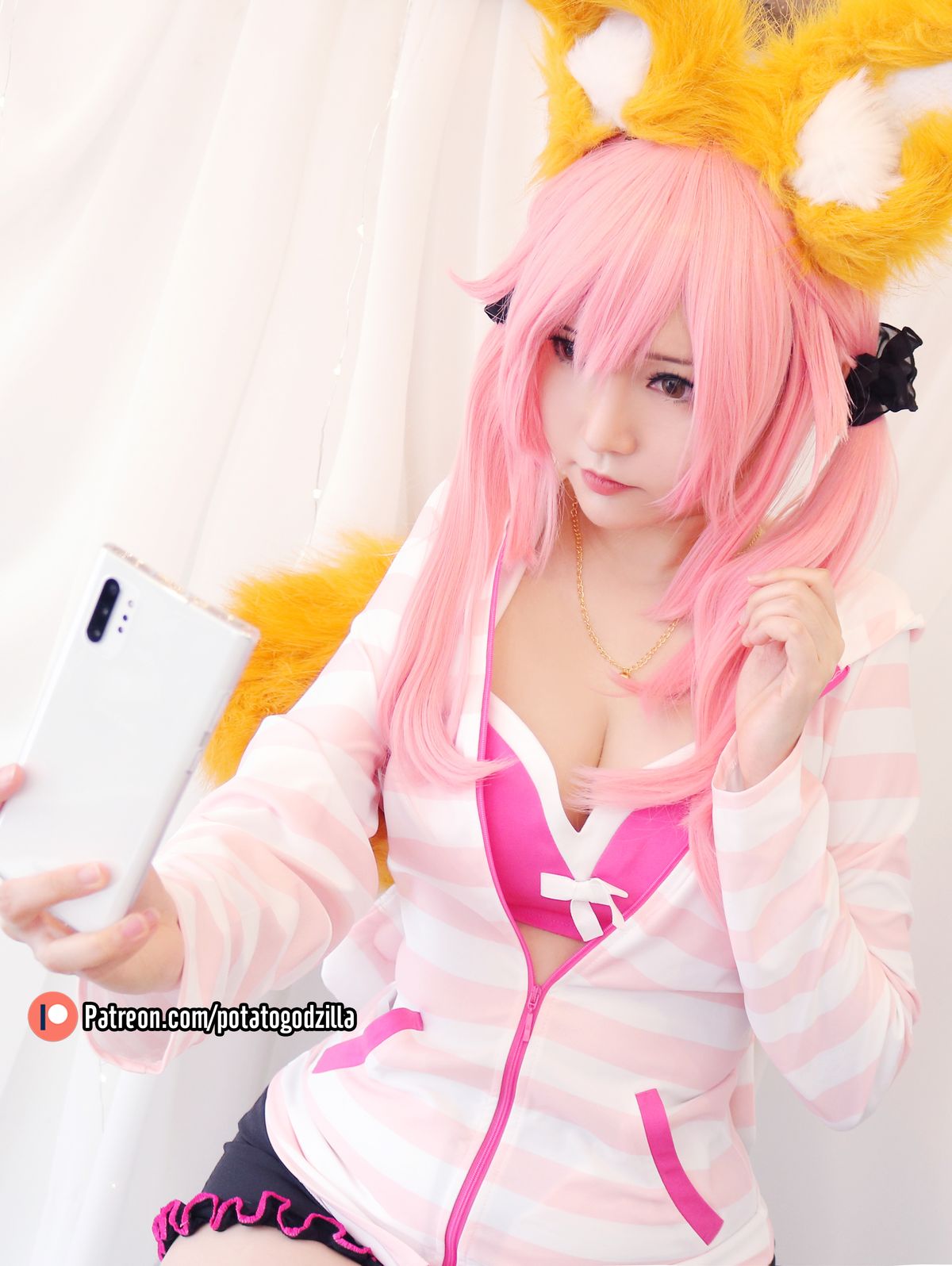 Coser@Potato Godzilla Tamamo School Uniform 0001 8870663816.jpg