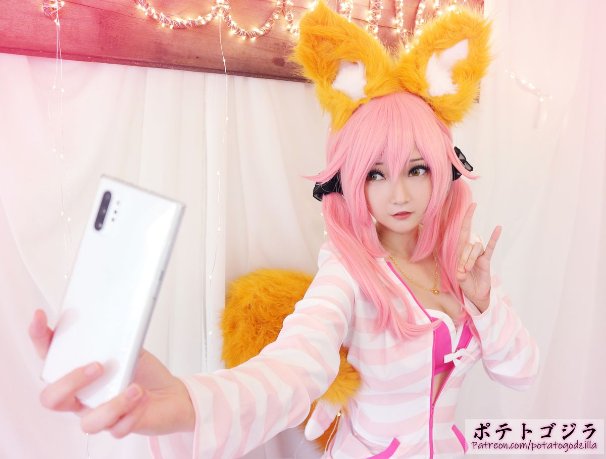 Coser@Potato Godzilla Tamamo School Uniform 0002 9501247408.jpg