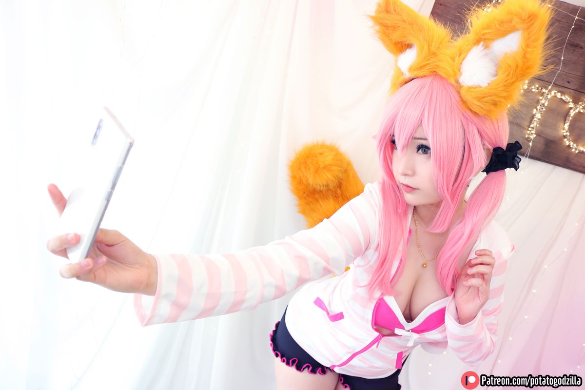 Coser@Potato Godzilla Tamamo School Uniform 0003 8735303431.jpg