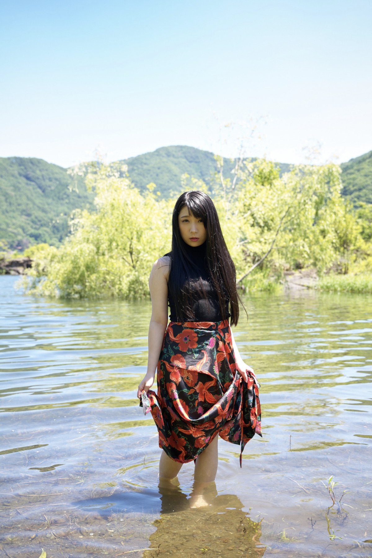 Photobook Nagai Mihina みひな That Summer With You Fleeting And Pretty 0002 8942392935.jpg