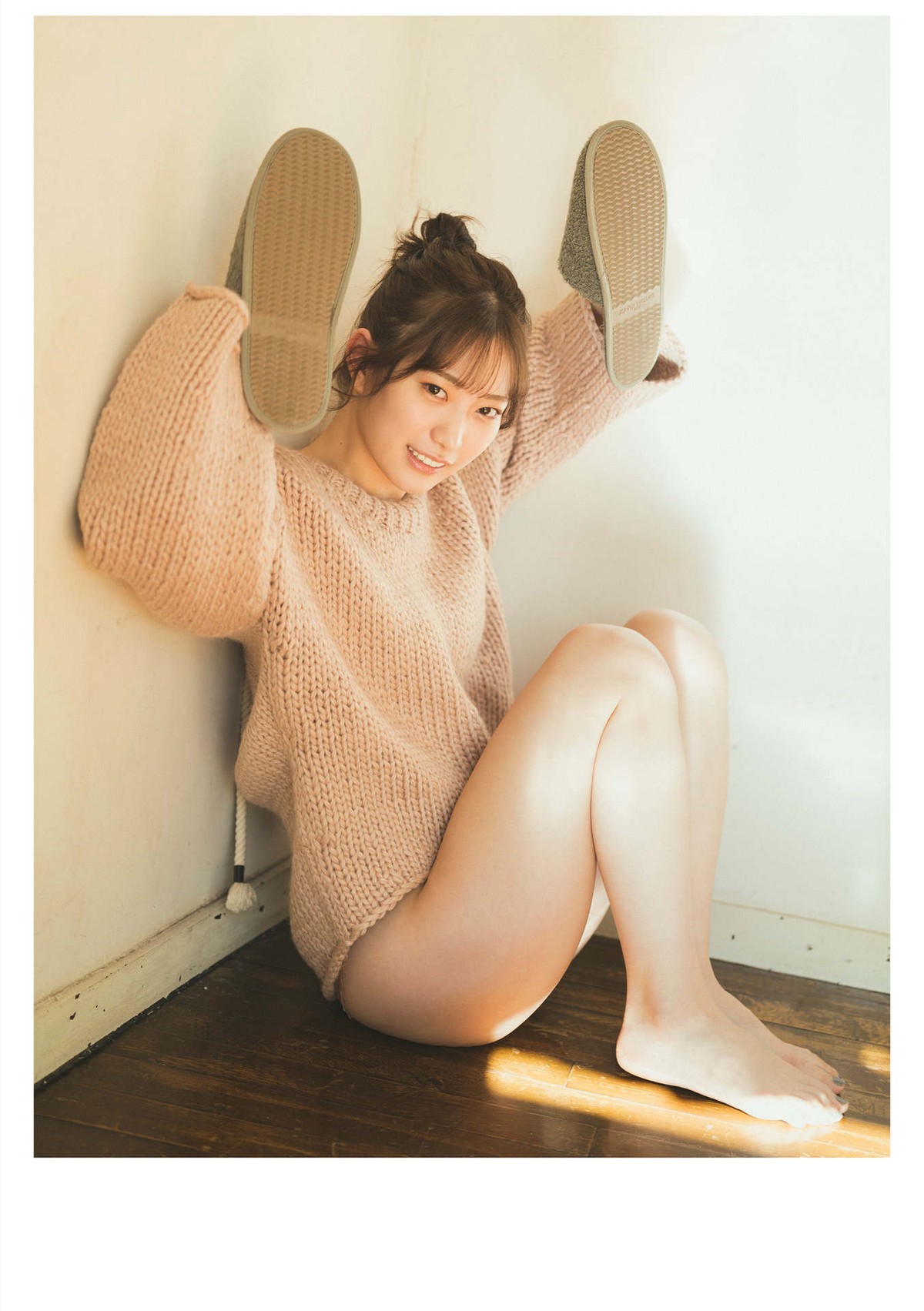 Photobook 2023 01 31 とられち Akari Mitani 美谷朱里 A 0066 1997231666.jpg