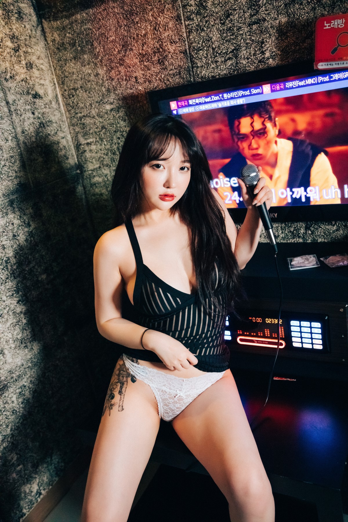 Loozy Son Ye Eun 손예은 Player S ver 0038 7538522900.jpg