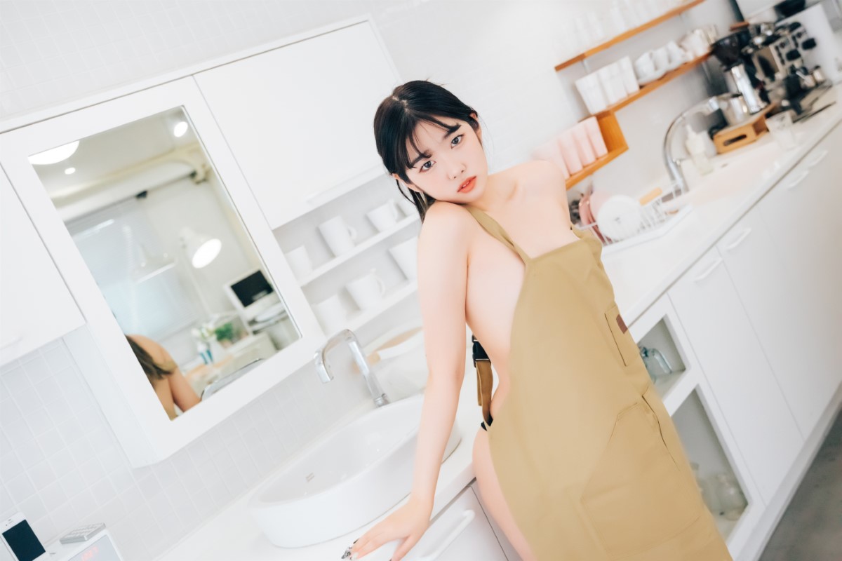 Loozy Sonson 손손 Nude Apron 0038 0215068369.jpg