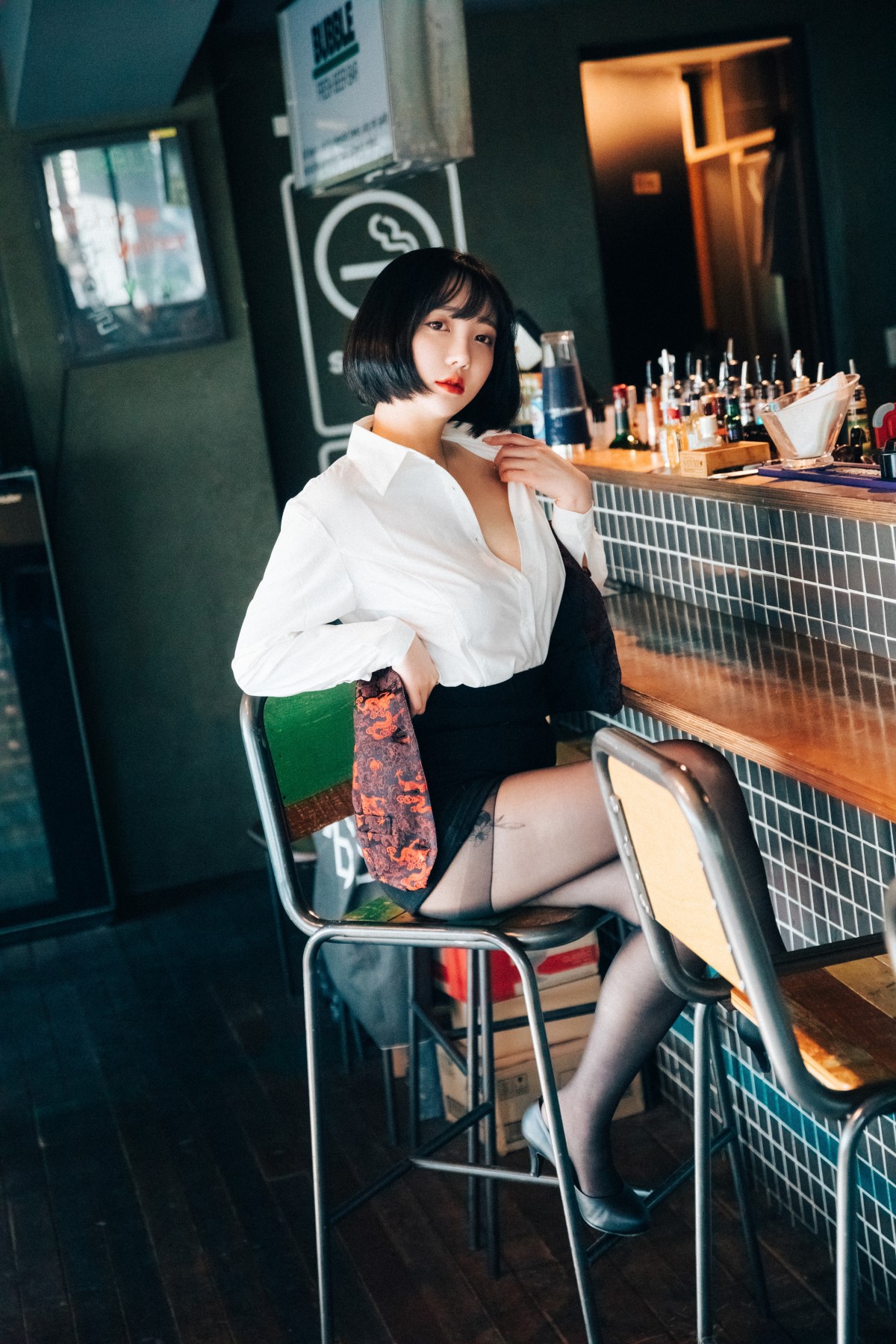 Loozy Son Ye Eun 손예은 Tainted Love Bar 0011 2498643888.jpg