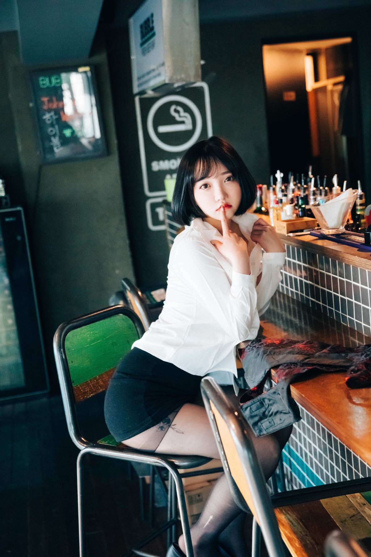 Loozy Son Ye Eun 손예은 Tainted Love Bar 0018 2331286822.jpg