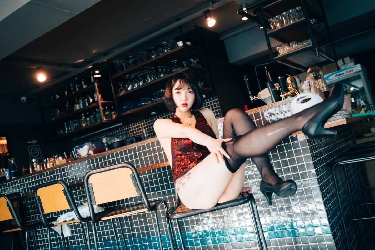 Loozy Son Ye Eun 손예은 Tainted Love Bar 0049 5810424462.jpg