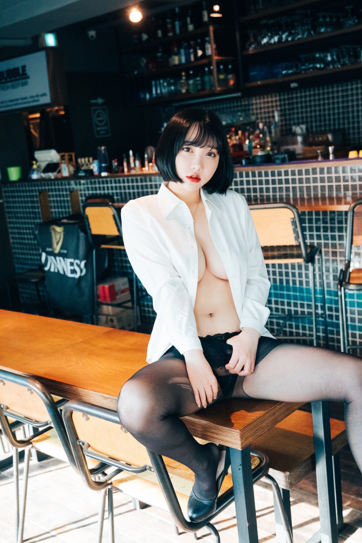 Loozy Son Ye Eun 손예은 Tainted Love Bar 0053 3438205452.jpg