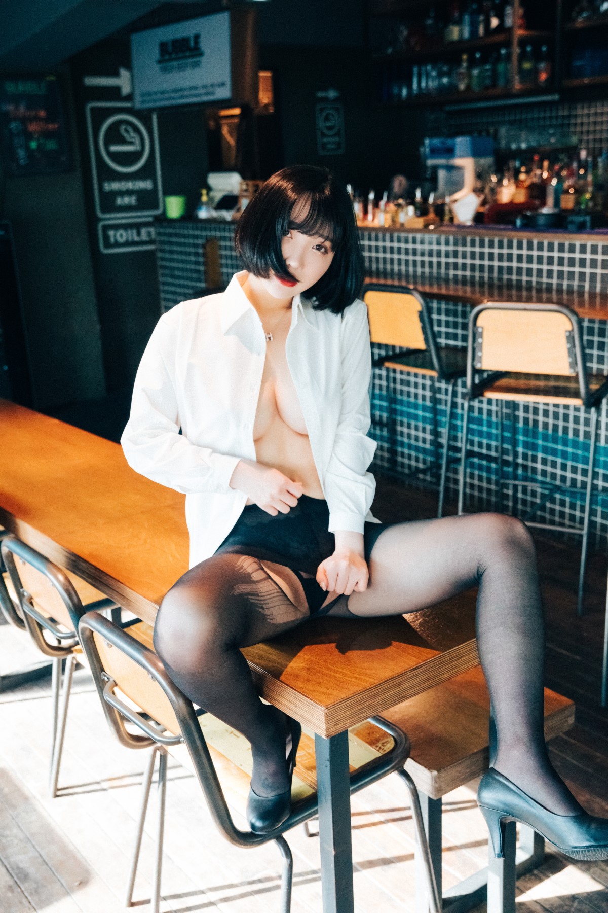 Loozy Son Ye Eun 손예은 Tainted Love Bar 0056 8524829951.jpg