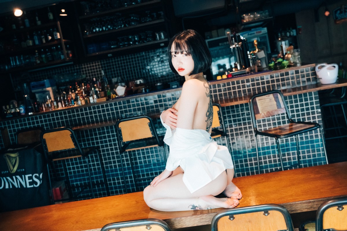 Loozy Son Ye Eun 손예은 Tainted Love Bar 0070 5442677407.jpg