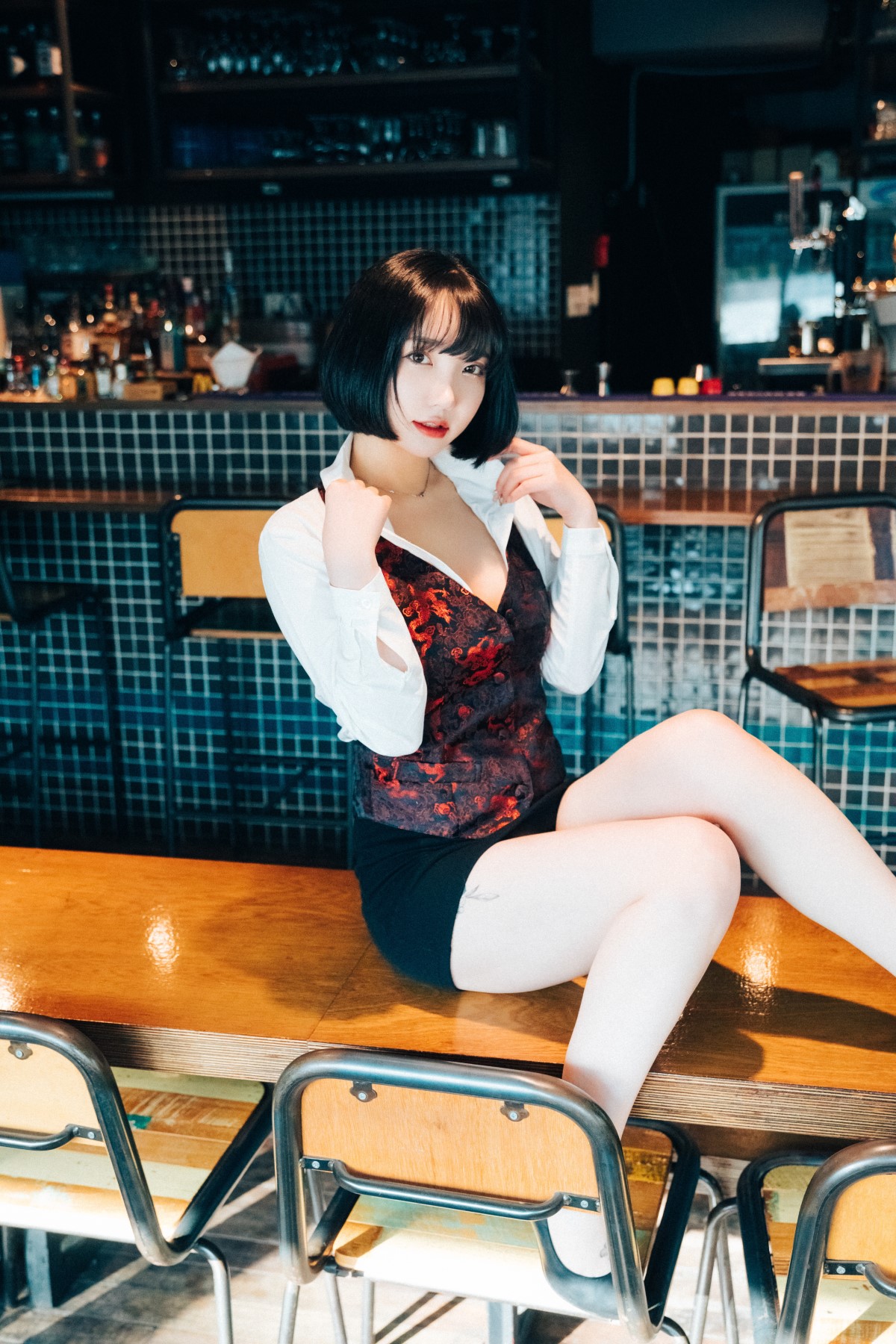 Loozy Son Ye Eun 손예은 Tainted Love Bar 0071 3766400207.jpg