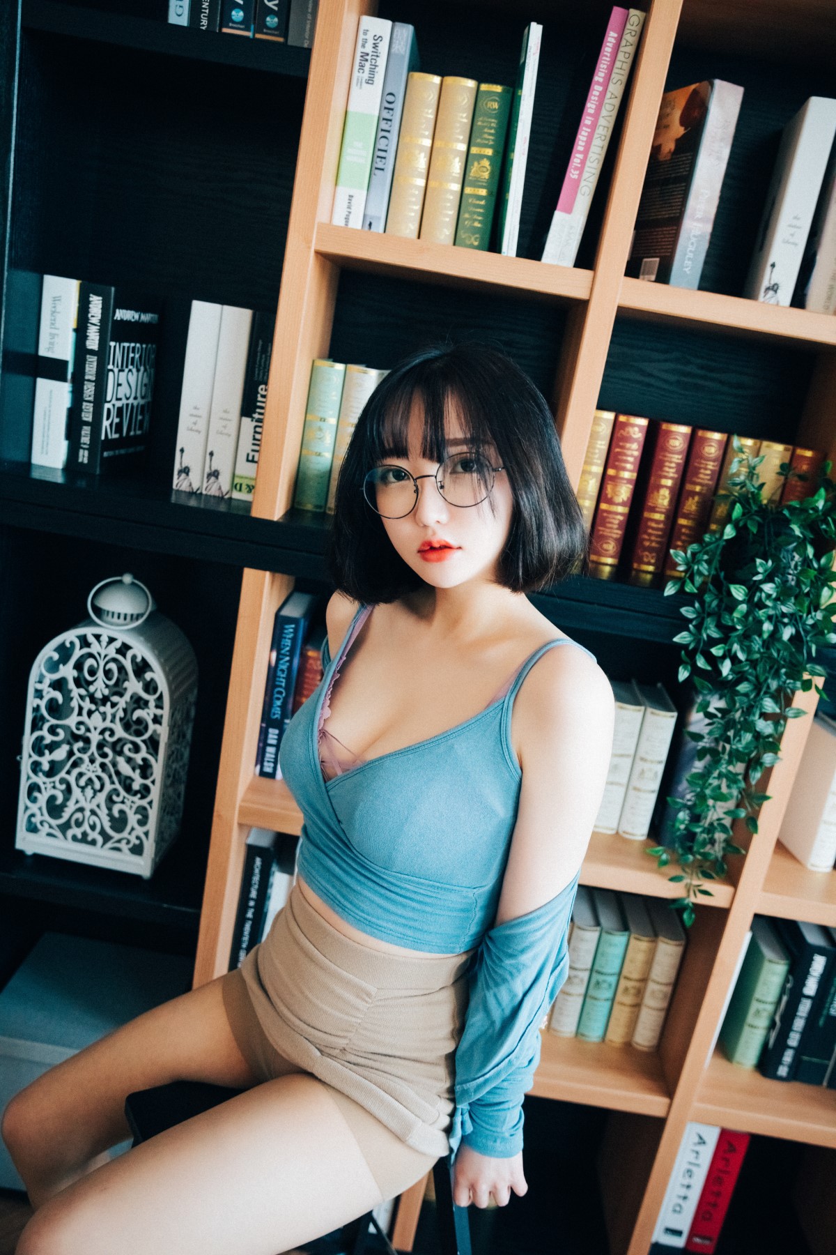 Loozy Son Ye Eun 손예은 Librarian Girl 0005 6658156147.jpg