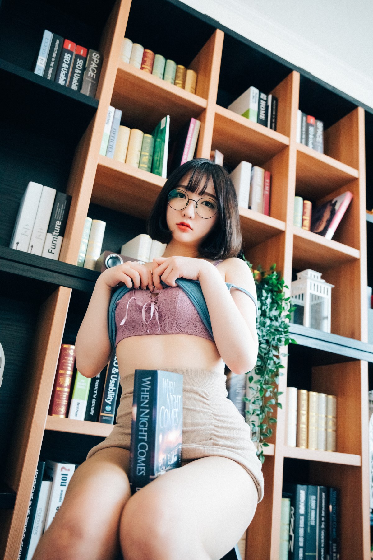 Loozy Son Ye Eun 손예은 Librarian Girl 0010 8854214849.jpg