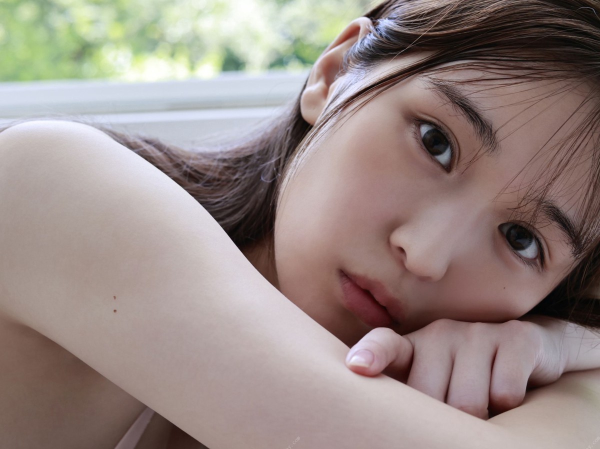 Weekly Photobook 2022 10 17 Nako Miyase 宮瀬なこ Beautiful Woman And Autumn Sweets 0015 0126048332.jpg