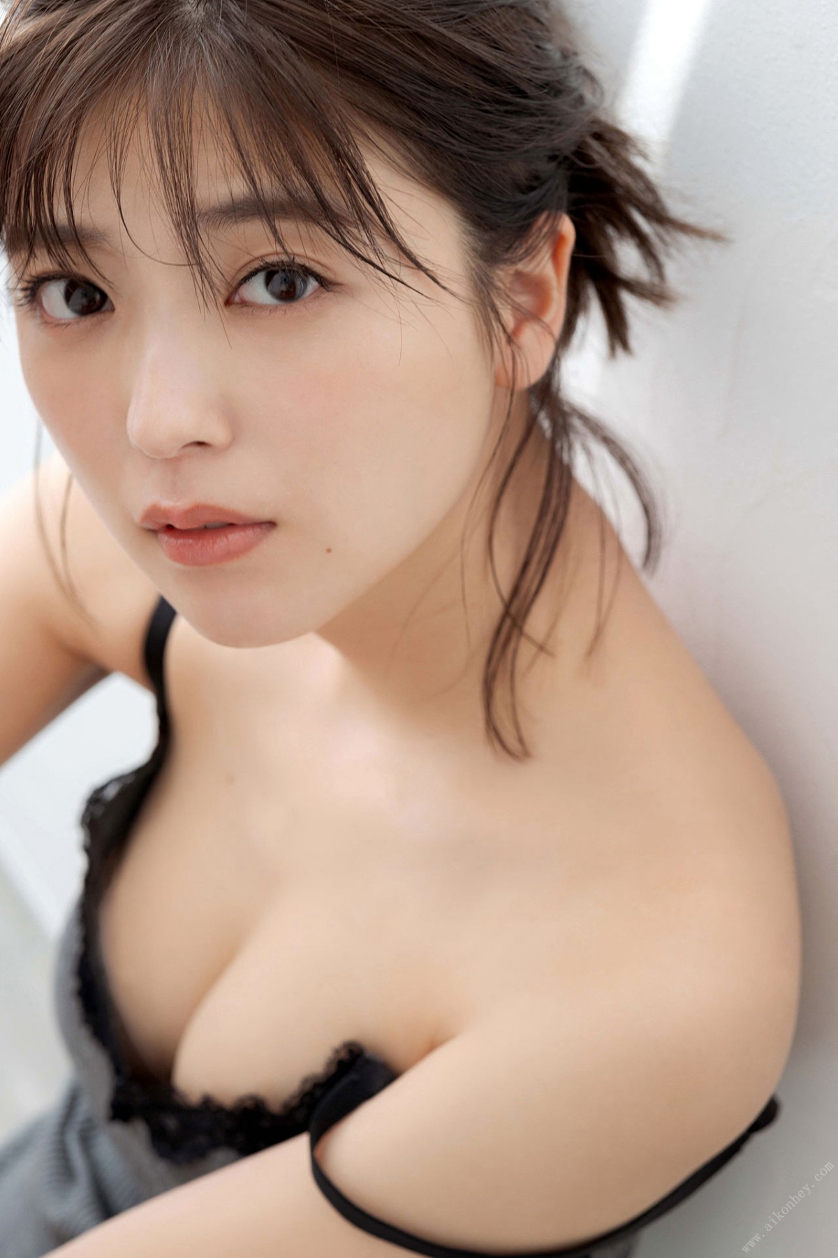 FRIDAY Digital Photobook 2022 10 20 Mio Kudo 工藤美桜 While Shining 0063 4133904944.jpg