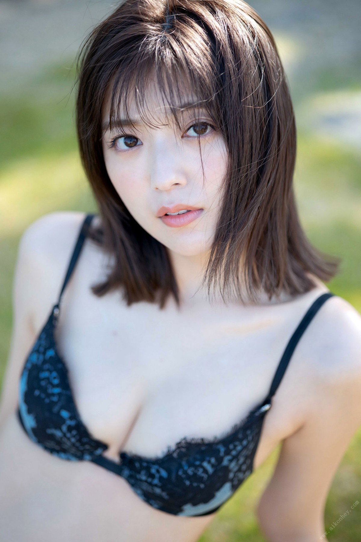 FRIDAY Digital Photobook 2022 10 20 Mio Kudo 工藤美桜 While Shining 0067 9882952852.jpg