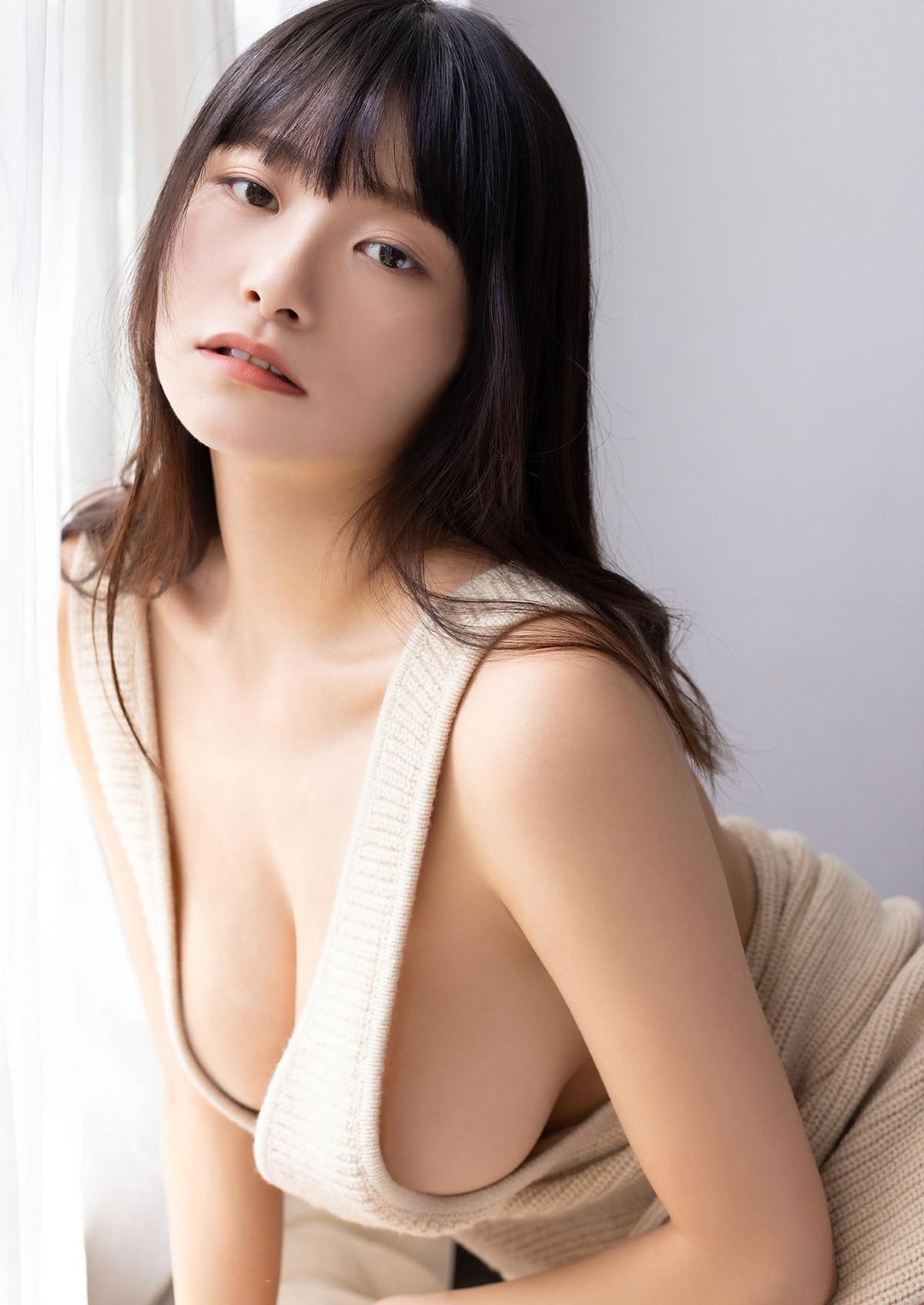 YJ Photobook 2022 10 27 Kiho Sakurai 桜井木穂 Osamaranai 0002 3243509172.jpg