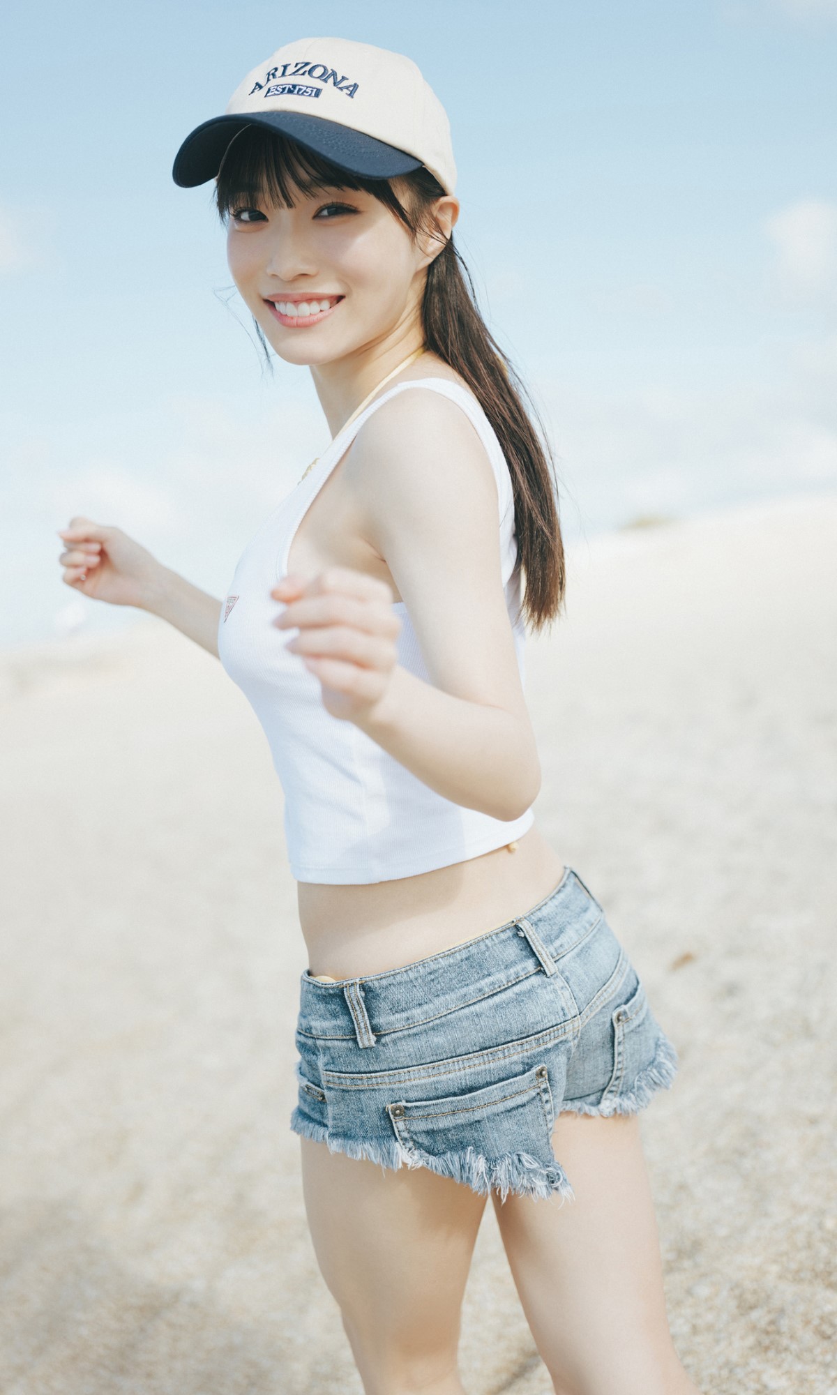 Photobook 2022 10 31 Miyu Kishi 岸みゆ Surprise 0002 8318561522.jpg