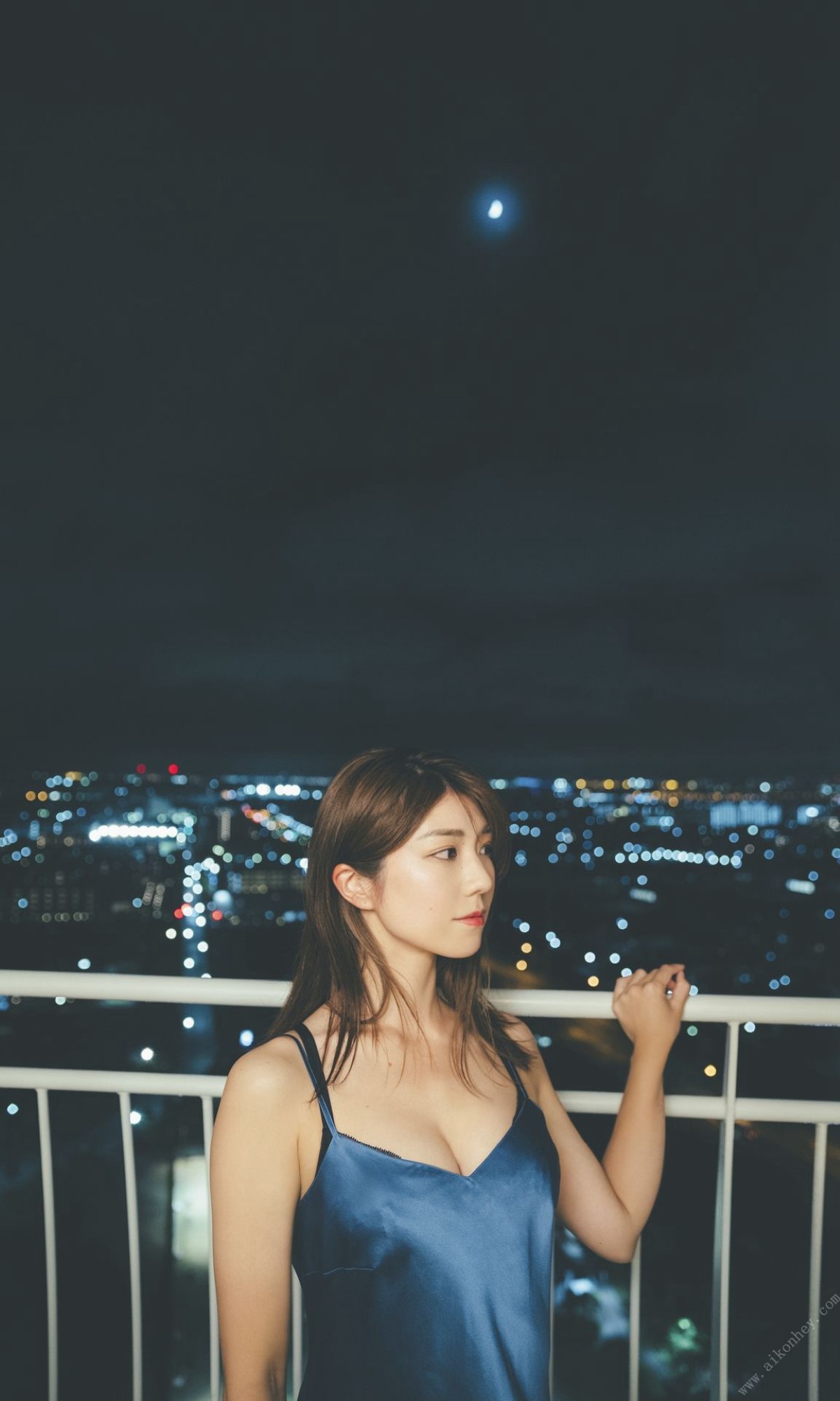 Photobook 2022 10 17 Yuki Fujiki 藤木由貴 From Morning To Night At The Hotel 0033 9273363978.jpg