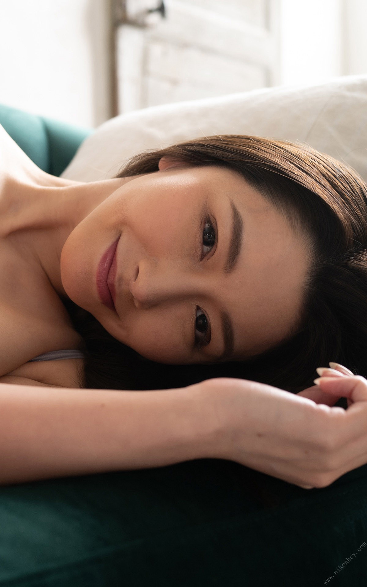 Photobook 2022 10 06 Ryo Ayumi 愛弓りょう Love 0033 0237093005.jpg