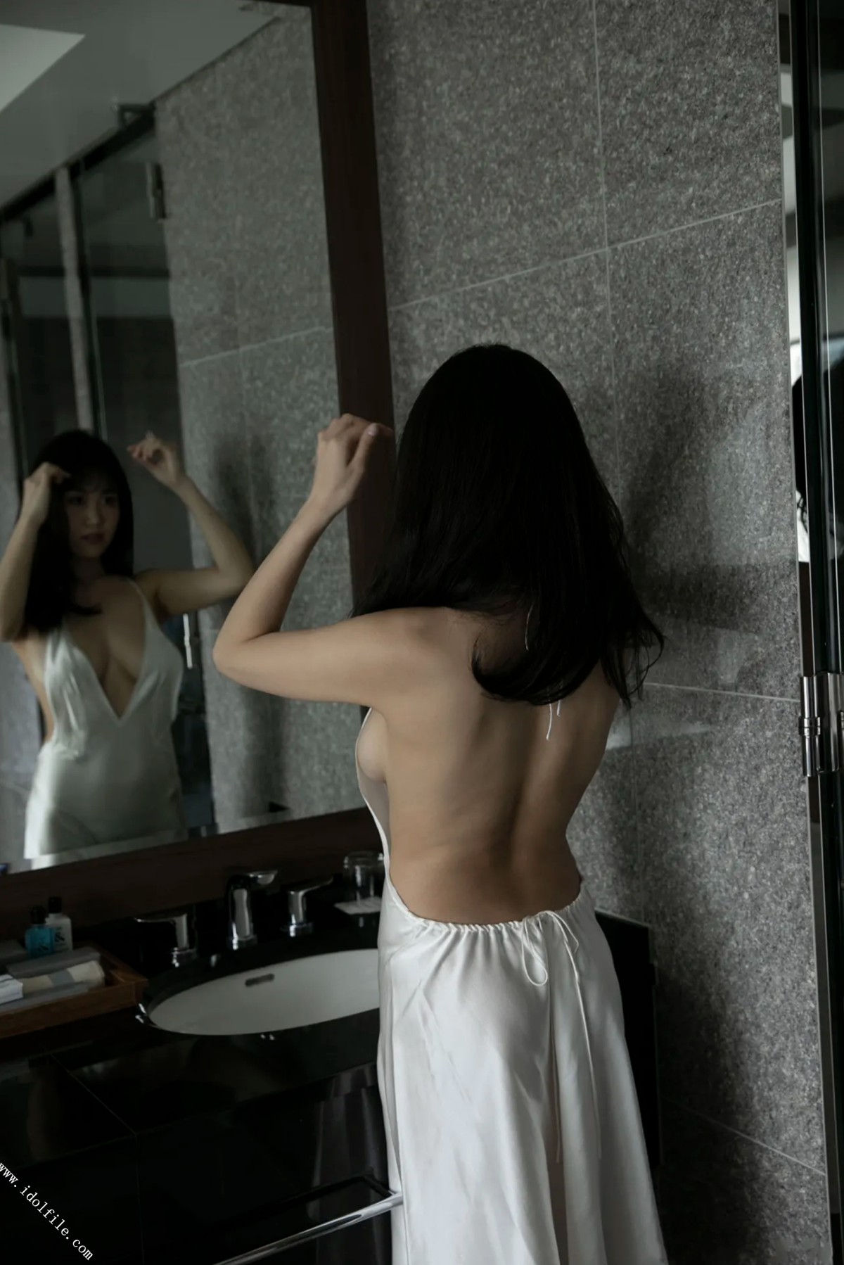 Photobook 2020 12 08 Haruka The Finest Body Disturbed Vol 001 0053 7961617959.jpg