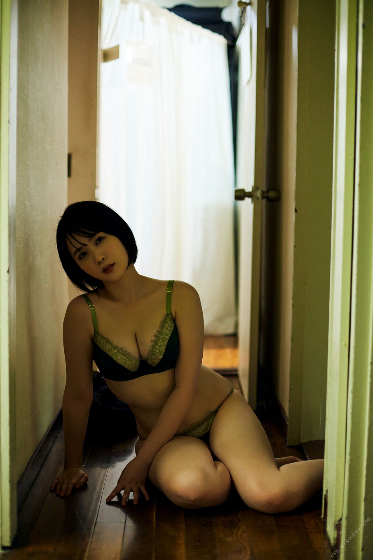 Photobook 01 01 2021 Yomichi Yuki 夜道雪 Marshmallow Body Of A Popular Voice Actor Part 1 0070 5059042354.jpg