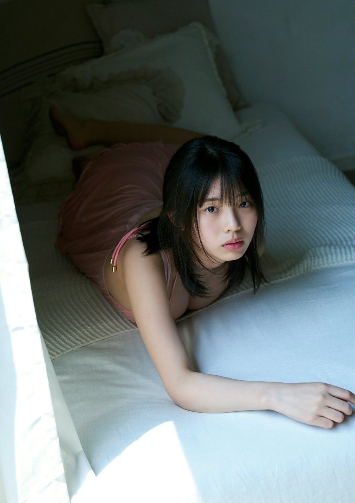 Brody Photobook 2022 10 31 Hina Kikuchi 菊地姫奈 Mon Aspiration 0003 3747024344.jpg