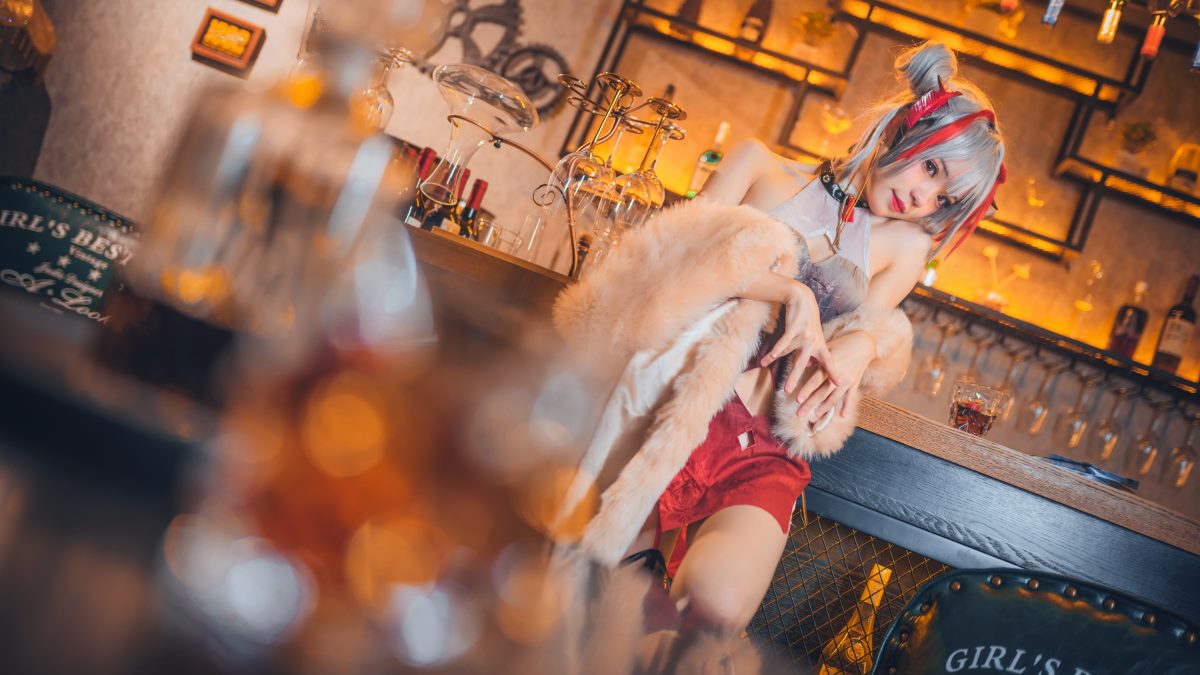 Coser@花柒Hana Vol 011 明日方舟 守夜冠军 W 0001 5586407040.jpg